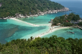 around-the-world-in-analogue:-seeing-the-wonders-of-koh-tao