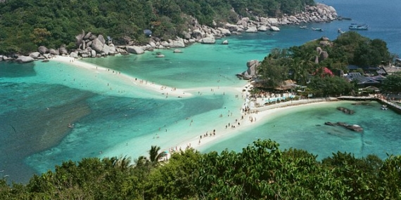 Around the World in Analogue: Seeing the Wonders of Koh Tao