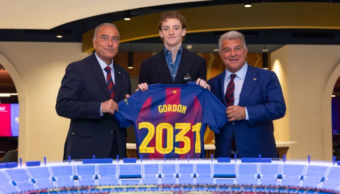 barcelona-resmi-rekrut-anthony-gordon