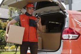 tips-aman-antar-barang-ke-konsumen-saat-musim-hujan