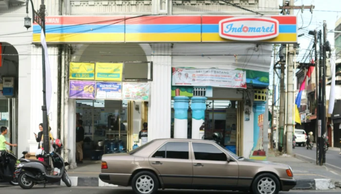 karyawan-indomaret-adalah-pekerja-paling-underrated-di-indonesia