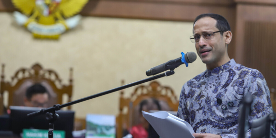 Bacakan Pleidoi, Nadiem Makarim Singgung Kasus Tom Lembong sebagai Kriminalisasi