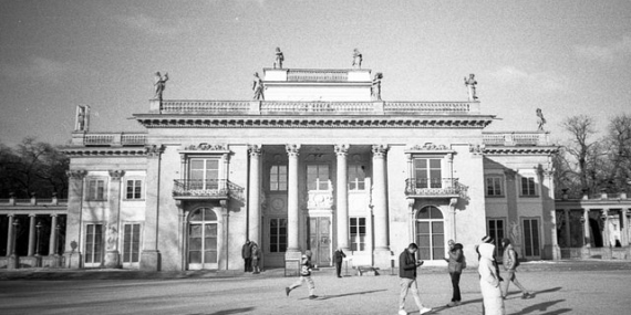 No Darkroom, No Problem: Adrian Norbert Cuper on the Lomo Daylight Developing Tank