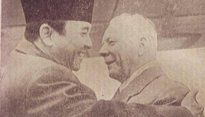 kunker-bung-karno-ke-uni-soviet:-lahirkan-gbk,-monas,-hingga-kekuatan-militer-indonesia