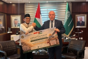 wamenhaj-berikan-paket-daging-dam-jemaah-haji-ri-ke-palestina