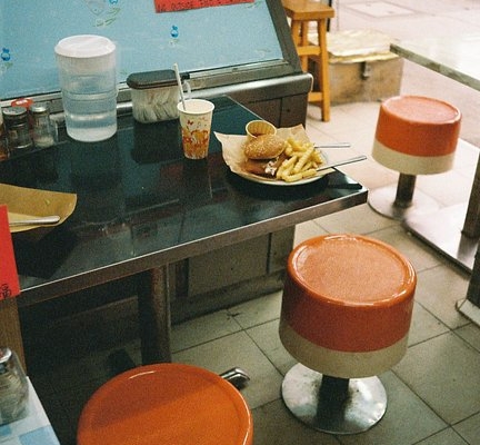 nostalgia,-freedom-&-experimentation:-photographer-samuel-(@hkfilmtofeel)-with-the-lomo-mc-a