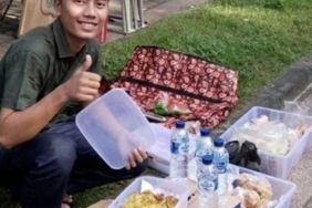 dulu-tidur-di-lingkungan-masjid-dan-jualan-keliling,-kini-amirul-ramli-jadi-doktor
