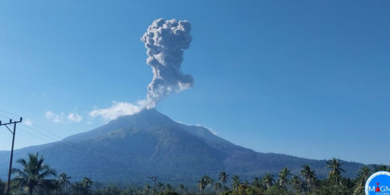 Bandara Frans Seda Maumere masih Tutup akibat Erupsi Gunung Lewotobi