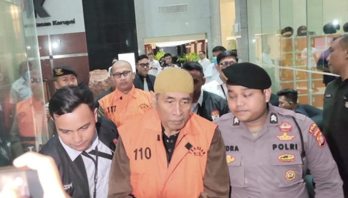 kpk-tahan-tersangka-kasus-kuota-haji-dari-maktour-&-kesthuri