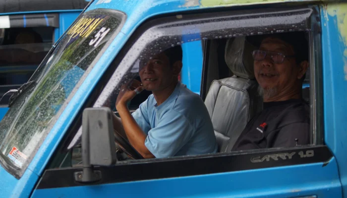 sekali-naik-angkot-bekasi,-saya-paham-kenapa-orang-jakarta-lebih-pilih-motor