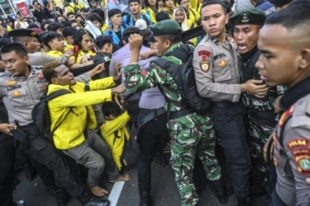 unjuk-rasa-mahasiswa-selesai,-massa-resmi-bubarkan-diri