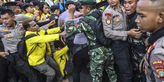 Unjuk Rasa Mahasiswa Selesai, Massa Resmi Bubarkan Diri