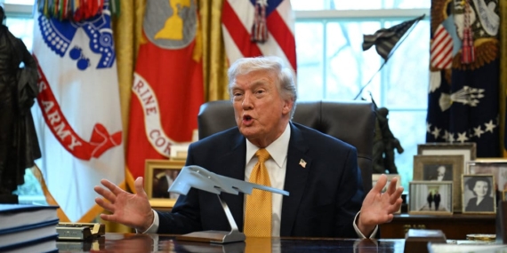 Trump Batalkan Serangan ke Iran, Klaim Kesepakatan Hampir Jadi