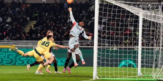 Kritik Bintang Milan, Costacurta: Mike Maignan Harus Tinggalkan Hal Sepele