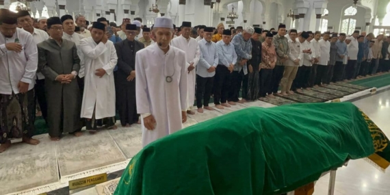 Mantan Gubernur Aceh Zaini Abdullah Meninggal Dunia