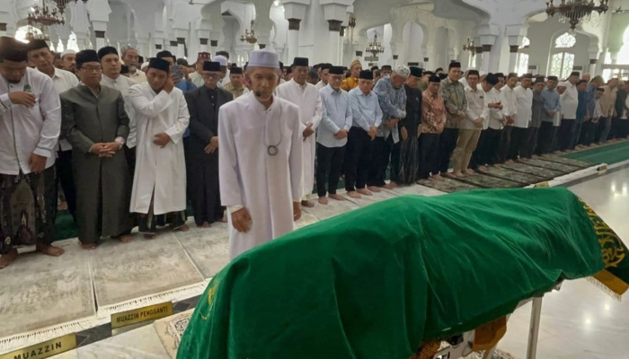 mantan-gubernur-aceh-zaini-abdullah-meninggal-dunia