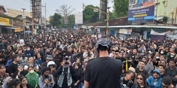 Demonstrasi di Gejayan Minta Pemerintah Setop Program MBG