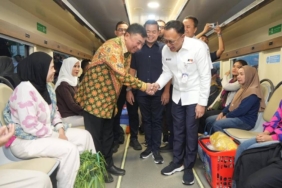 luncurkan-rel-ekonomi-rakyat,-ka-cikuray-jadi-penghubung-petani,-umkm,-dan-pusat-ekonomi-nasional