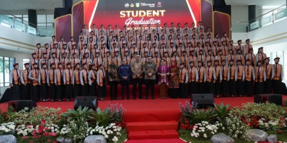 Kemensos Puji Mas Dhito, 41 Siswa SMA Boarding School Masuk PTN