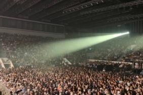 meriahnya-konser-25-tahun-janji-suci-yovie-&-nuno,-bukti-sang-musisi-dicintai-lintas-generasi