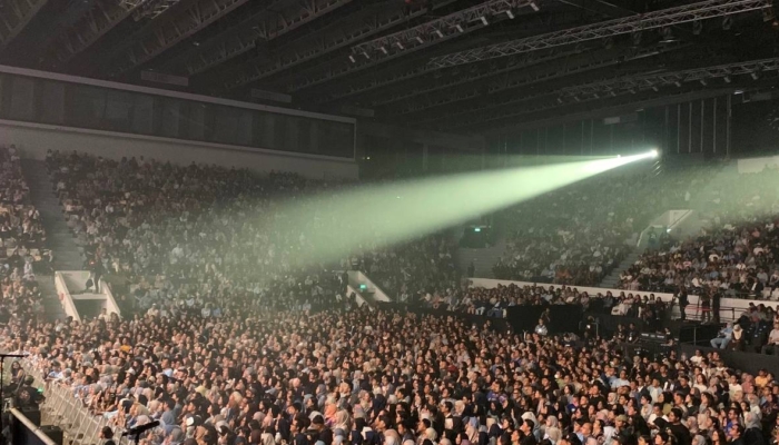 meriahnya-konser-25-tahun-janji-suci-yovie-&-nuno,-bukti-sang-musisi-dicintai-lintas-generasi