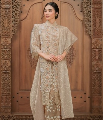 7-model-atasan-brokat-simple-elegan