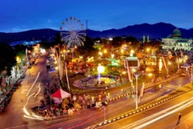 kangen-main-bola-di-lapangan-grass-block-sisi-timur-alun-alun-kota-batu-yang-kini-sudah-lenyap