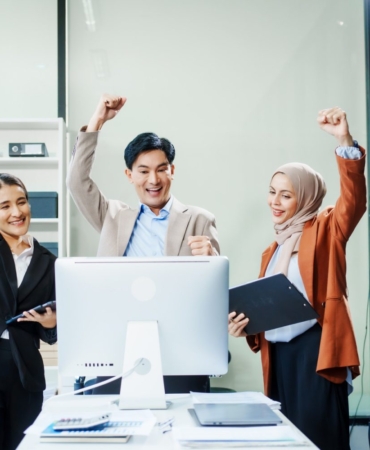 sukses-tidak-datang-dari-mereka-yang-selalu-siap,-tapi-dari-mereka-yang-berani-memulai