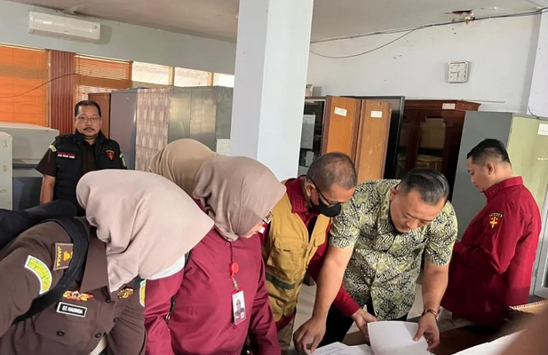 kejati-sulsel-geledah-kantor-disdik-terkait-korupsi-perpustakaan-digital-rp13-miliar