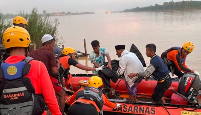 bocah-7-tahun-yang-tenggelam-di-sungai-batanghari-ditemukan-meninggal