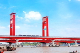 rel-bersejarah-yang-tetap-bergerak:-kai-perkuat-konektivitas-dan-logistik-sumatera-selatan