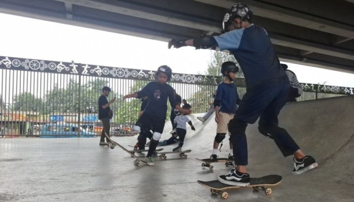 menempa-mental-dengan-skateboard