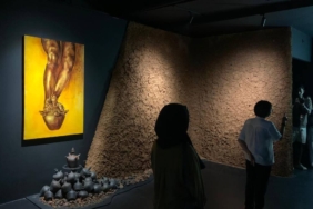 pameran-menuju/dari-hadir-di-yogyakarta:-membaca-ulang-keseharian-lewat-tubuh,-memori,-dan-benda