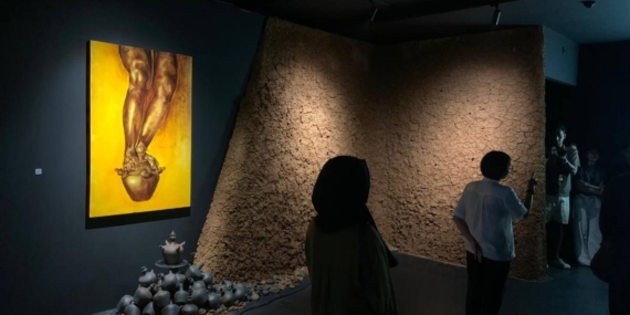 Pameran Menuju/Dari Hadir di Yogyakarta: Membaca Ulang Keseharian Lewat Tubuh, Memori, dan Benda