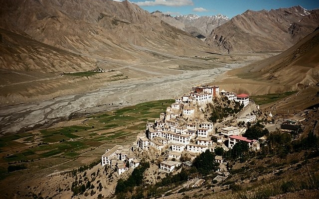 around-the-world-in-analogue:-inside-spiti,-the-middle-land-of-the-himalayas-with-@tabi-hituji