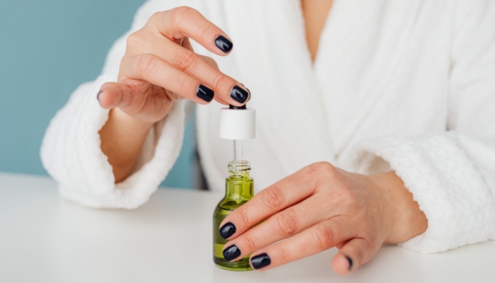 rekomendasi-7-serum-untuk-kulit-jerawat,-wajib-coba!