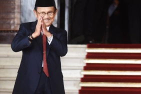 bj.-habibie:-satu-satunya-presiden-indonesia-yang-lahir-di-luar-pulau-jawa