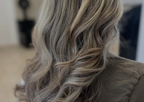 7-warna-rambut-ash-blonde-yang-cocok-untuk-kamu