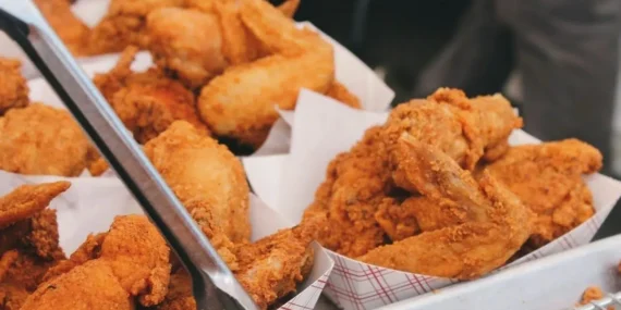 4 Alasan Ayam Goreng Dkriuk Jadi yang Terbaik di Kelasnya, Brand Lain Minggir Dulu!