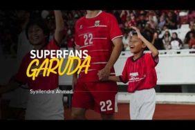 Naik Pesawat Sendirian dari Manado demi Timnas Indonesia | Kisah Nyonyo si Pendamping Garuda