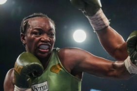 juara-sejati-claressa-shields-turun-kelas-incar-sabuk-wbc-kaye-scott