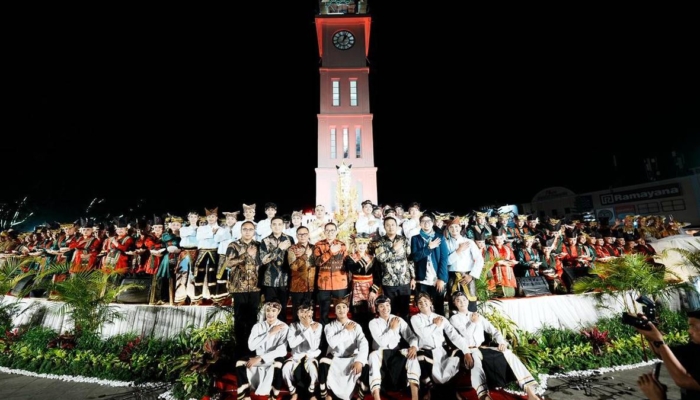 100-tahun-jam-gadang,-penjaga-waktu-yang-menjadi-saksi-sejarah-bangsa