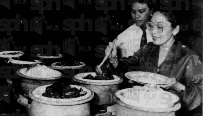 pesta-makanan-sunda-di-singapura-pada-1985,-datangkan-langsung-juru-masak-dari-jawa-barat
