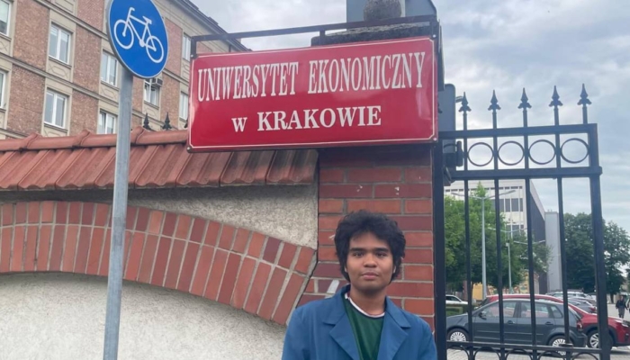 gagal-beasiswa-berkali-kali,-mahasiswa-unair-ini-justru-sampai-ke-polandia-lewat-erasmus+
