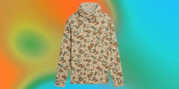 Mengapa Memakai Apa Pun Selain Sun Hoodie Musim Panas Ini? Pilihan Kami untuk yang Terbaik