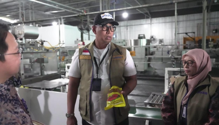 bulog-tarik-seluruh-minyakita-produksi-pt-kmr-yang-diduga-berbau-solar-karanganyar