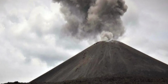 Status Waspada, Kapal Wisata Dilarang Dekati Gunung Anak Krakatau