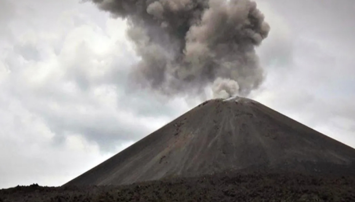 status-waspada,-kapal-wisata-dilarang-dekati-gunung-anak-krakatau