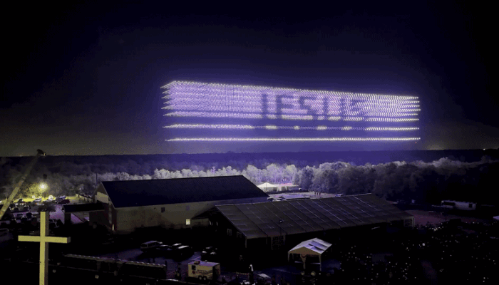 saya-menemukan-yesus-di-pertunjukan-drone