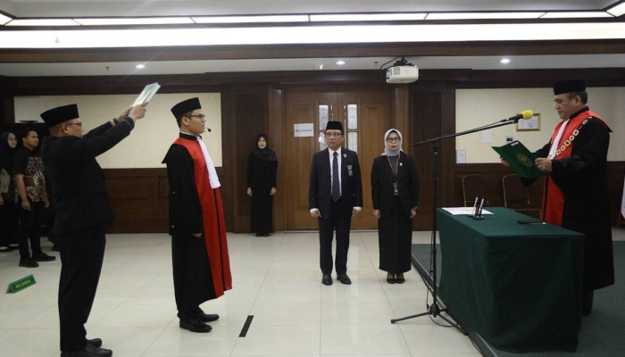 siapa-andi-saputra?-hakim-eks-wartawan-yang-ingin-nadiem-makarim-dibebaskan-dari-dakwaan